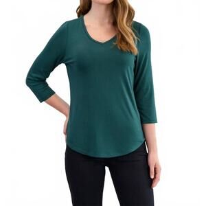 NEW FDJ 3/4 sleeve v-neck top in spruce